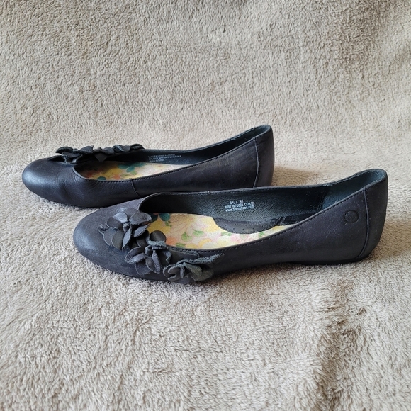 Born black leather flats size 9.5​ - Picture 3 of 13